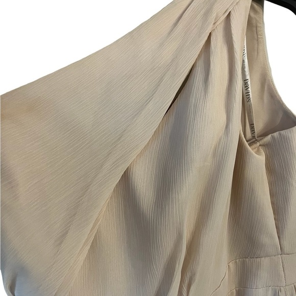 David’s Bridal 1 Shoulder with Front Split Plus Size Long Dress - Prom / Wedding - Picture 4 of 11